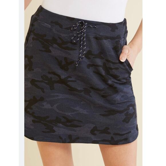 Sundry Drawstring Skirt in Black‎ & Gray Camo Pockets Size 1 Small - Picture 1 of 7